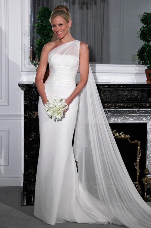 abito da sposa monospalla a sirena in chiffon