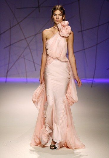 abito da sposa a sirena in chiffon rosa