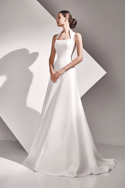 Abito da sposa con scollatura Queen Anne