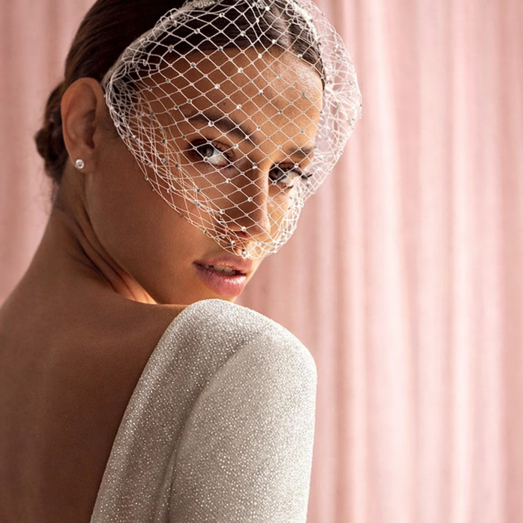 sposa con capelli corti