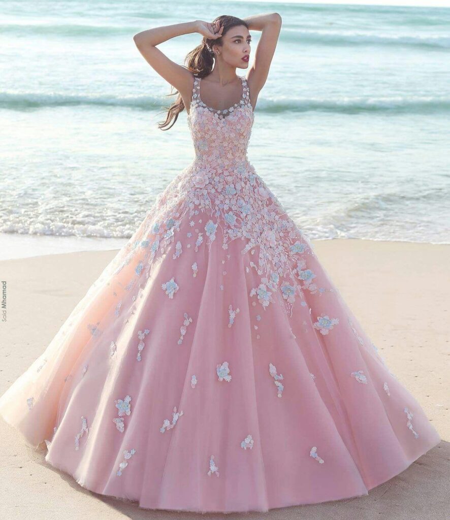 abito da sposa rosa baby ampio con applicazioni di fiori